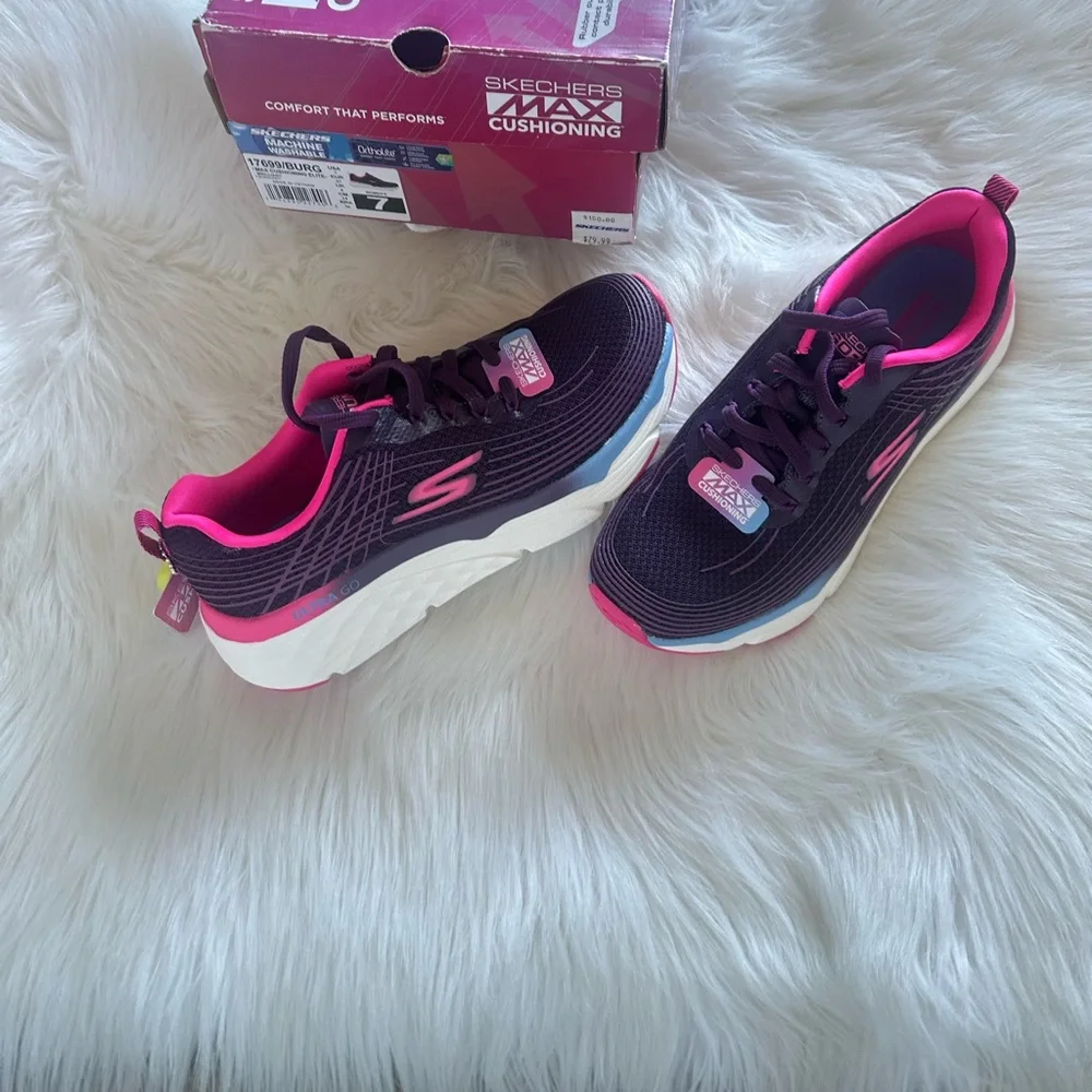 SKECHERS NEW Max Cushioning Ultra Go. Size 7. - Picture 2 of 16